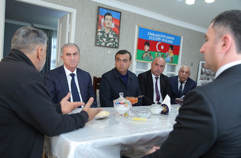 Sevindik Hətəmov “Vətən müharibəsi"ndə şəhid olmuş şəxslərin ailə üzvlərini ziyarət etdi — FOTOLAR