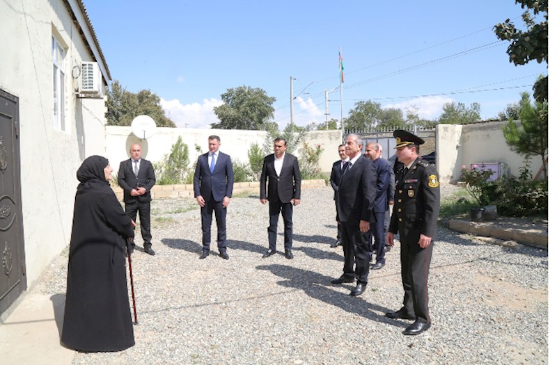 Sevindik Hətəmov şəhid ailələrini ziyarət etdi — FOTOLAR 