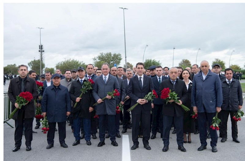 Zaur Mikayılov və kollektivi Zəfər parkında olublar — FOTOLAR