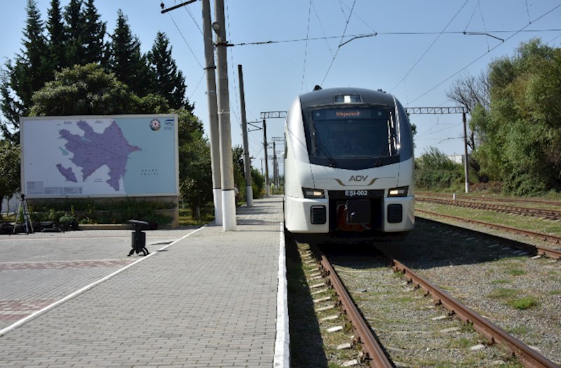 ADY ilk dəfə regiondaxili marşrut üzrə sərnişin daşımalarına başlayıb — FOTO