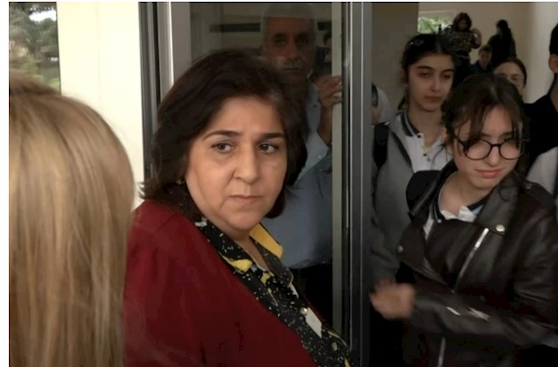 Şagirdi soyundurub videoya çəkiblər — 281 nömrəli məktəbdə nə baş verir? (VİDEO) 