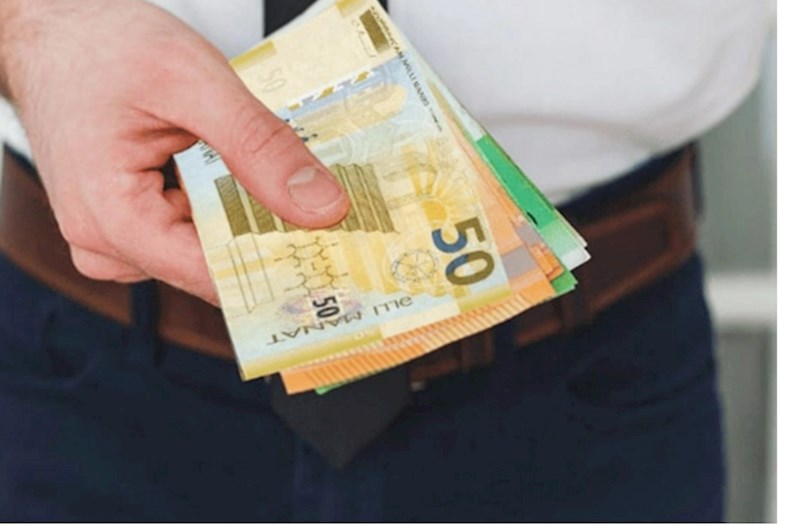 Müəllimlər Günü üçün 30 manat yığılır? — Şagirdlər danışdılar (VİDEO)