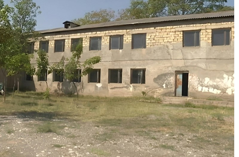 Təhsil idarəsindən qəzalı vəziyyətdə olan məktəblər haqqında AÇIQLAMA 