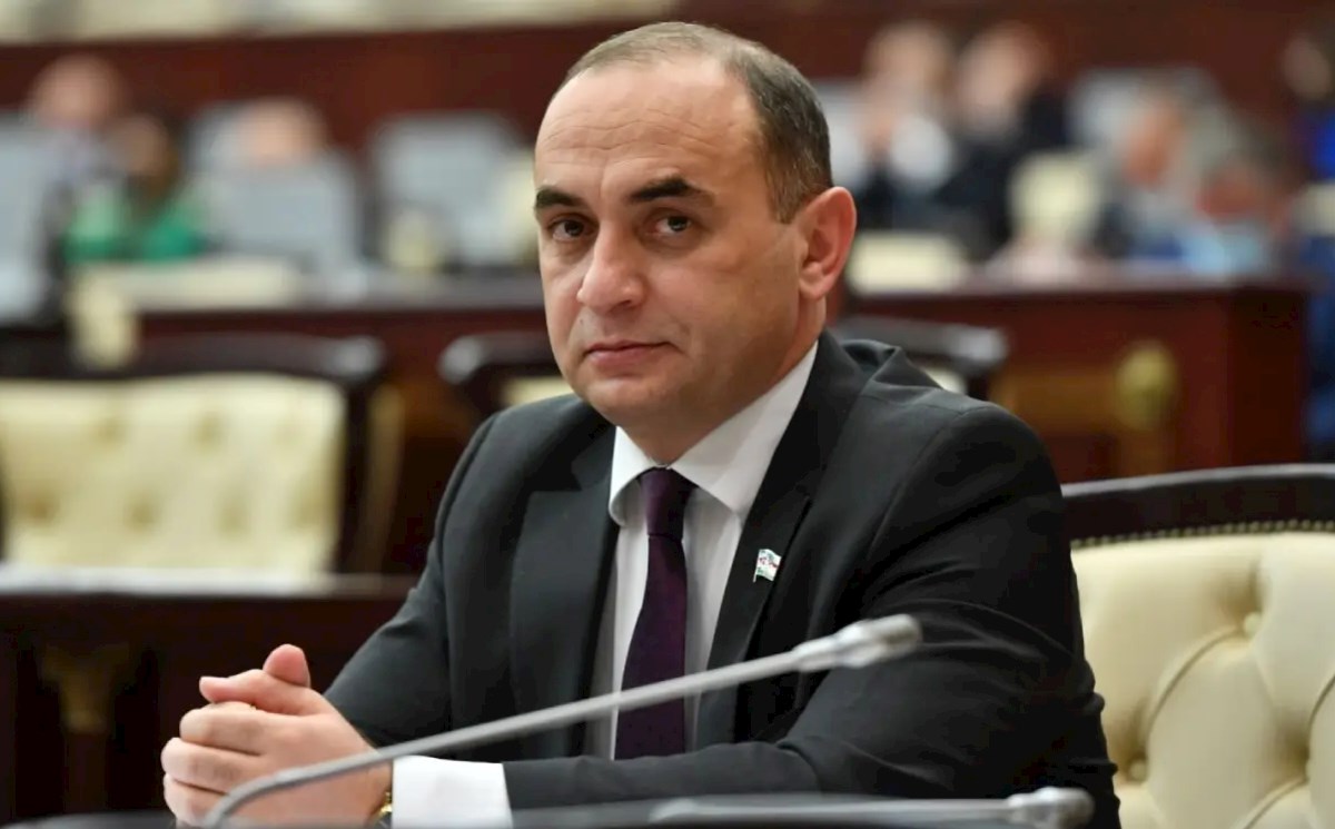Vahid məktəbli formasının əsas məqsədi budur — Deputat açıqladı