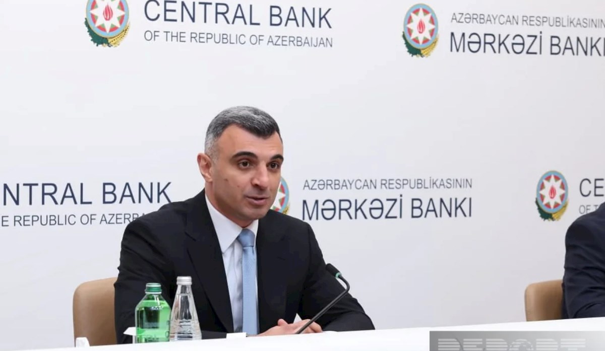 Taleh Kazımov: "Nağd valyuta bazarında dolları daha çox fiziki şəxslər satırlar"