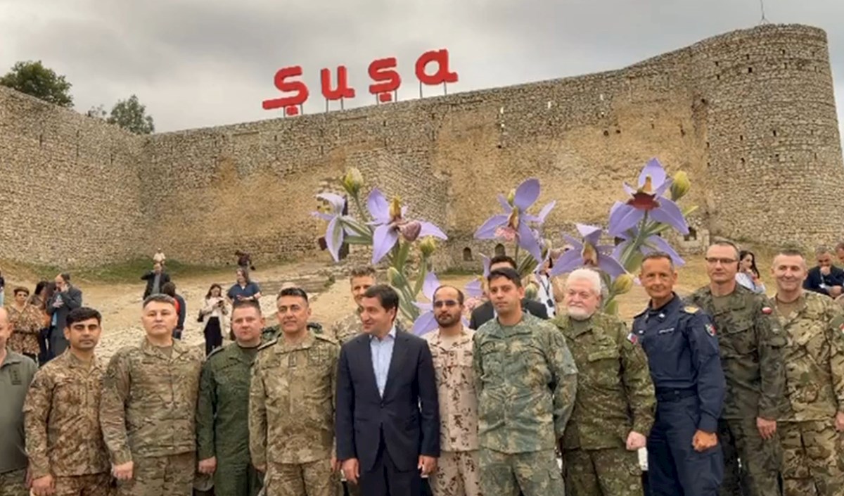 Xarici diplomatlar Şuşa qala divarlarında — VİDEO