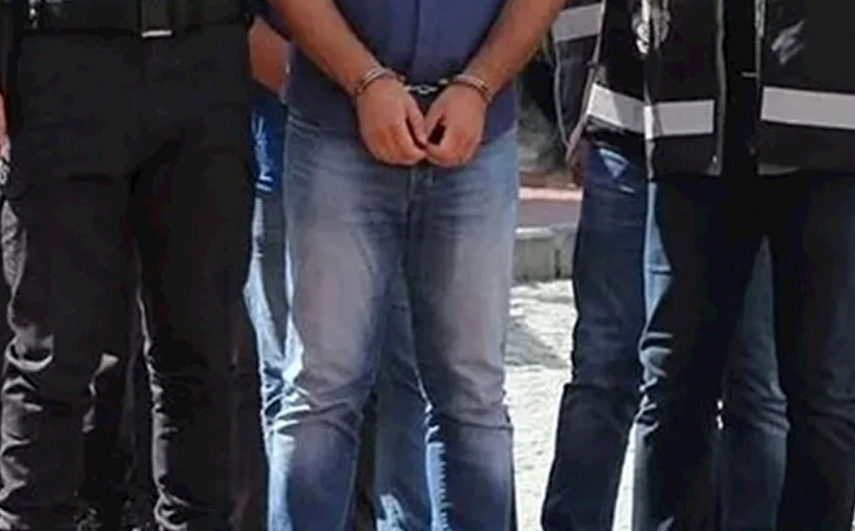 Ankarada axtarışda olan FETÖ üzvü saxlanılıb