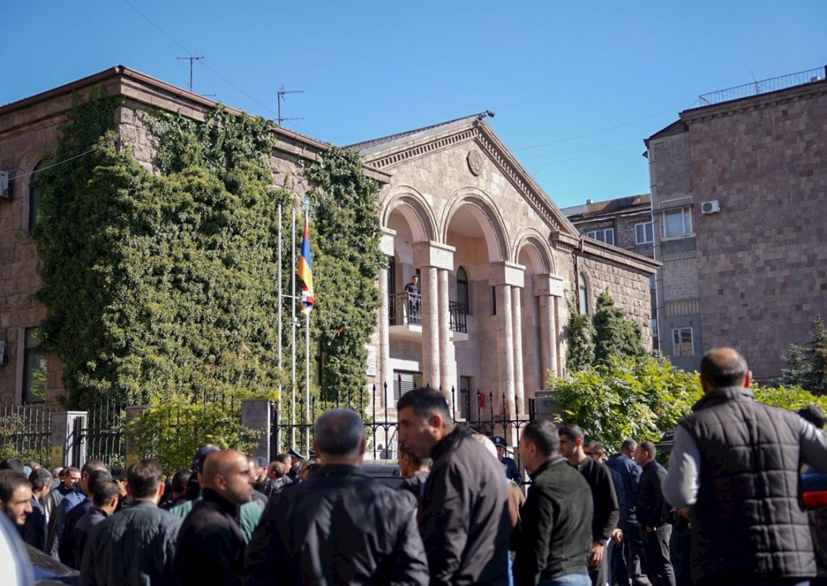 İrəvanda kök salmış separatçı rejimin strukturlarının taleyi necə olacaq? — Paşinyan açıqladı