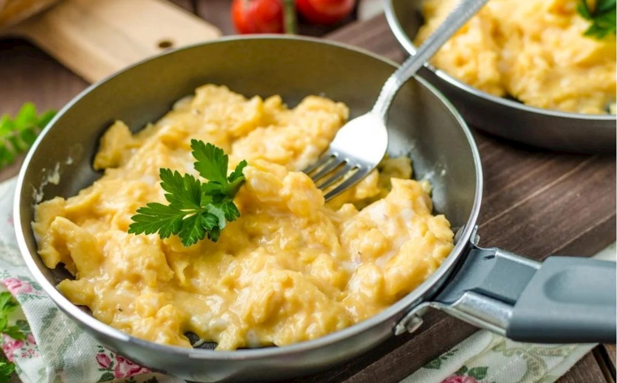 Yumurtaya bunu əlavə edin — Diyetoloqlar ən faydalı inqrediyenti açıqladı