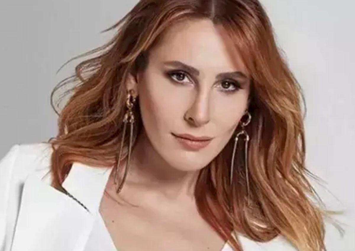 Funda Arar süni intellekti tənqid etdi: “Ortalığı qarışdırır”