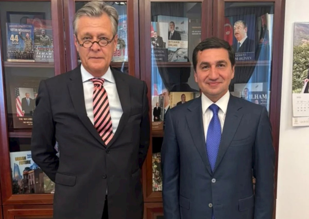 Hikmət Hacıyev və Almaniya səfiri ikitərəfli əməkdaşlığın perspektivlərini müzakirə ediblər