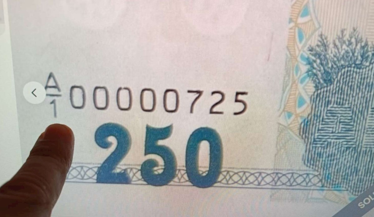 Köhnə 250 manat hərracda yüksək qiymətə satıldı — VİDEO