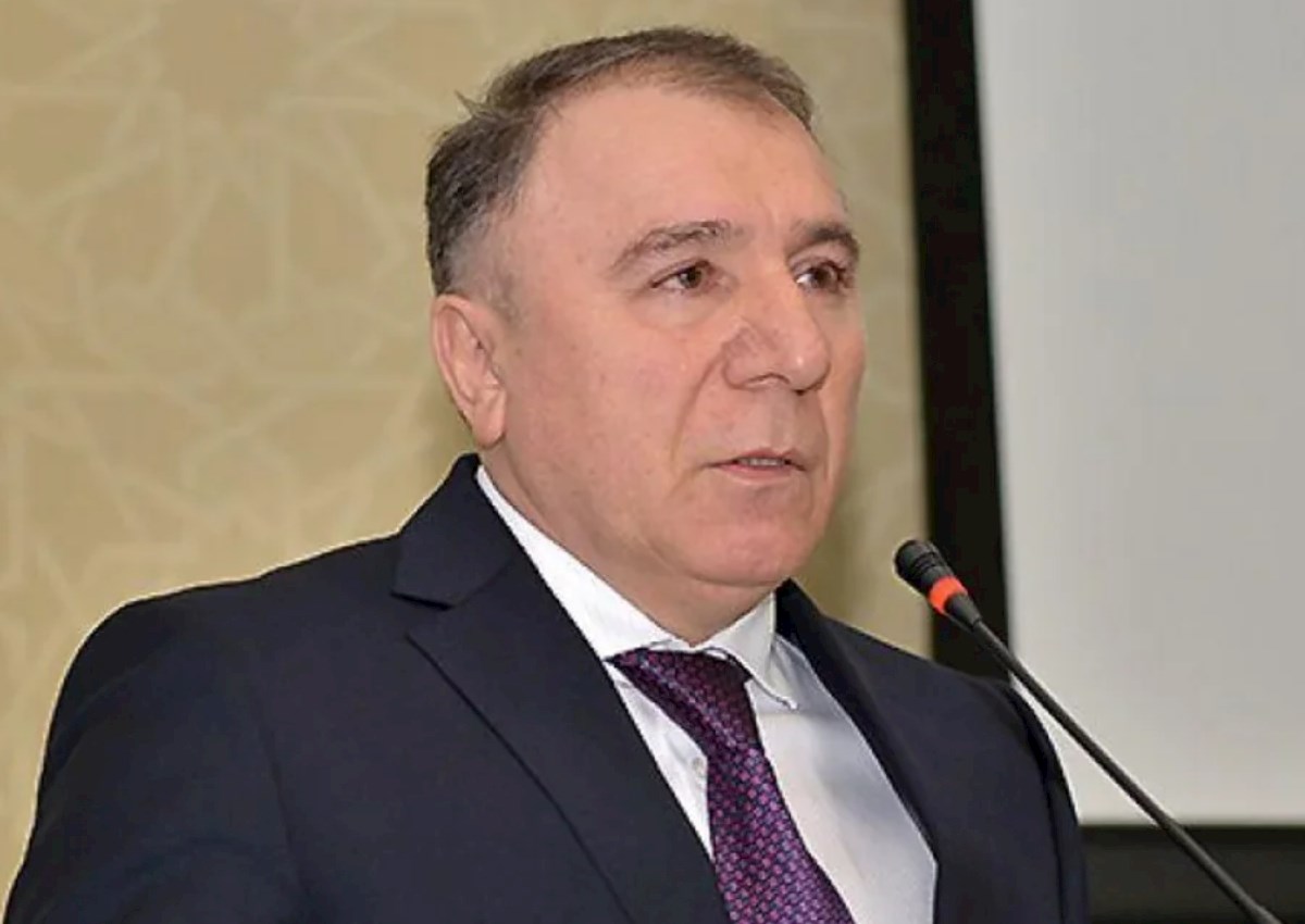 Prezident futbolçu İsgəndər Cavadovu fəxri diplomla təltif edib 