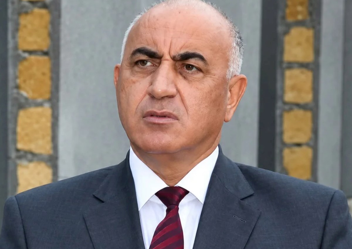 Həbsdə ölən sabiq icra başçısının binası satışa çıxarıldı 