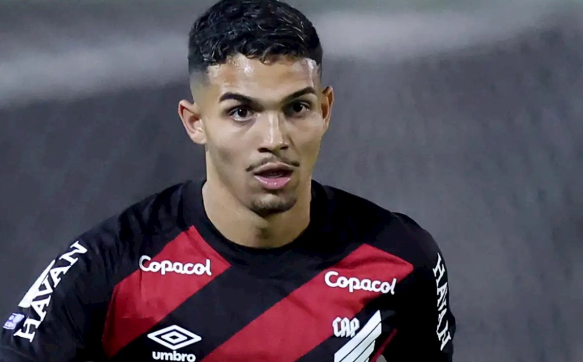 "Barselona" 19 yaşlı futbolçunun transferi üçün 9 klubla yarışır 