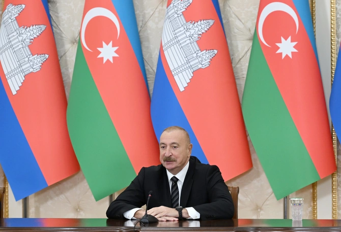 İlham Əliyev və Kambocanın Baş naziri mətbuata bəyanatlarla çıxış ediblər — FOTOLAR