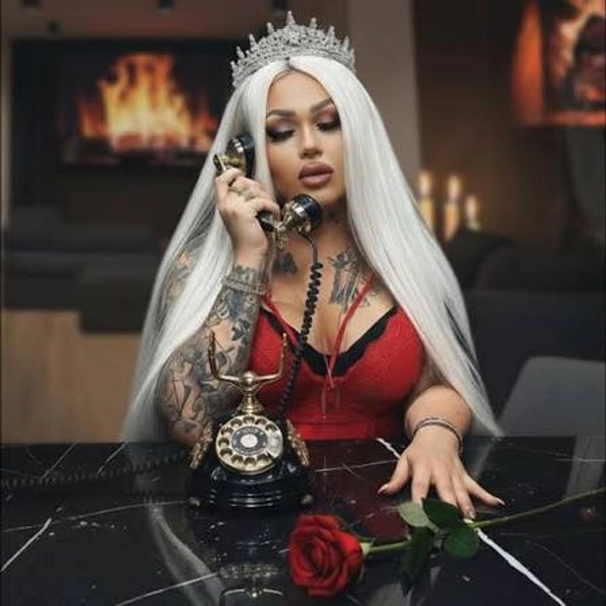 Vanya Velikova prezidentliyə namizəd oldu, ara qarışdı - FOTOLAR