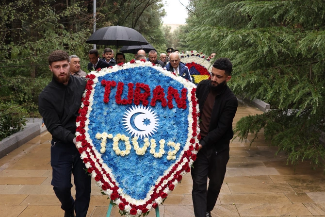 Fənərbağça nümayəndələri Heydər Əliyevin məzarını ziyarət etdilər - FOTO