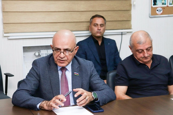 Səssiz tələ sənədli filmi təqdim olunub - FOTOLAR Səssiz tələ sənədli filmi təqdim olunub - FOTOLAR