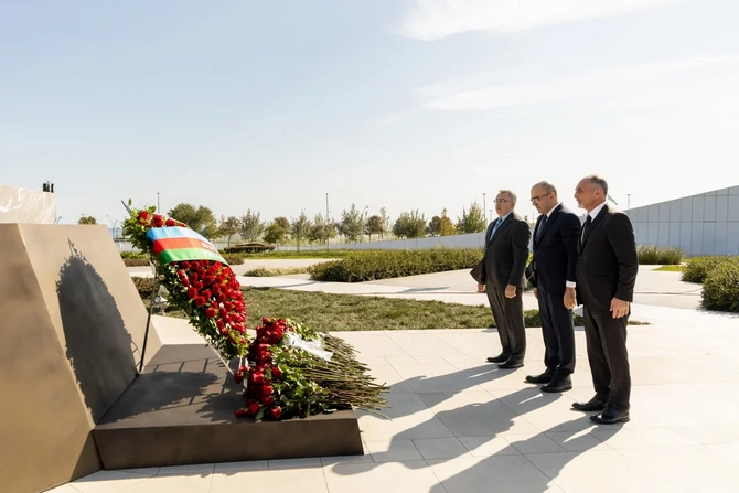 Səhiyyə Nazirliyinin rəhbərliyi Zəfər parkını ziyarət etdi - FOTOLAR