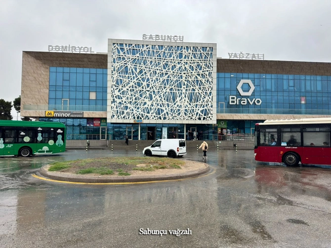 Həssas ərazilərdə yağış sularının toplanmasının qarşısı alınır - VİDEO/FOTOLAR Həssas ərazilərdə yağış sularının toplanmasının qarşısı alınır - VİDEO/FOTOLAR