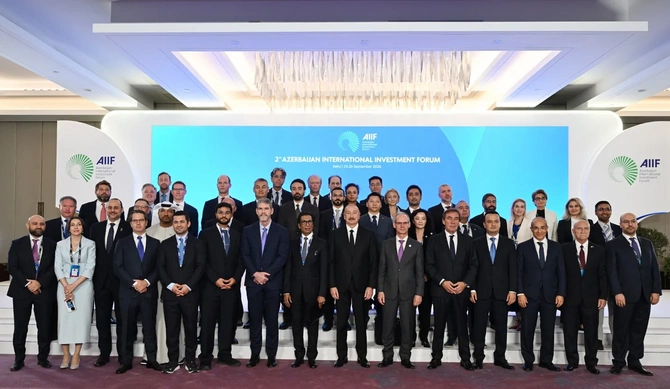 II Azərbaycan Beynəlxalq İnvestisiya Forumunda 11 sənəd mübadilə edilib - FOTOLAR (YENİLƏNİB)
