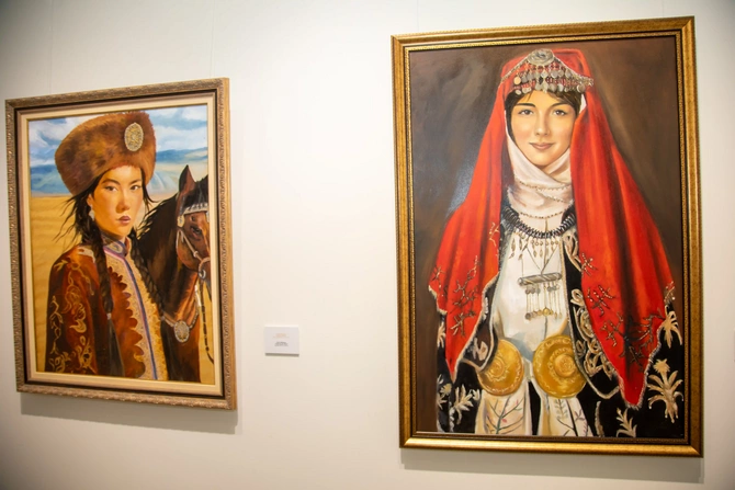 Bakıda Birgə Rənglənən Tarix adlı sərgi açılıb - FOTOLAR