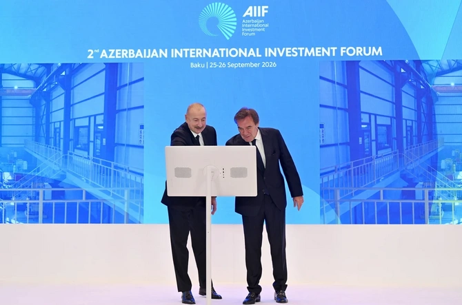 II Azərbaycan Beynəlxalq İnvestisiya Forumunda 11 sənəd mübadilə edilib - FOTOLAR (YENİLƏNİB)