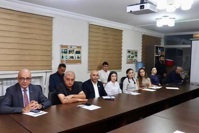 Səssiz tələ sənədli filmi təqdim olunub - FOTOLAR Səssiz tələ sənədli filmi təqdim olunub - FOTOLAR
