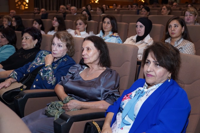 Cənnətin iqamətgahı filminin premyerası keçirilib - FOTOLAR Cənnətin iqamətgahı filminin premyerası keçirilib - FOTOLAR
