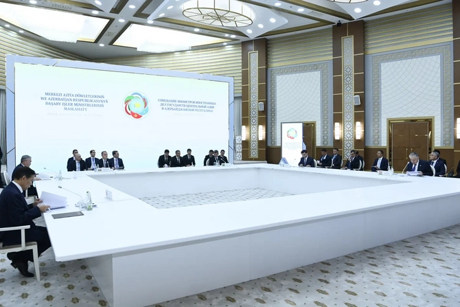 Ceyhun Bayramov Orta Dəhlizin artan rolunu qeyd edib - FOTOLAR