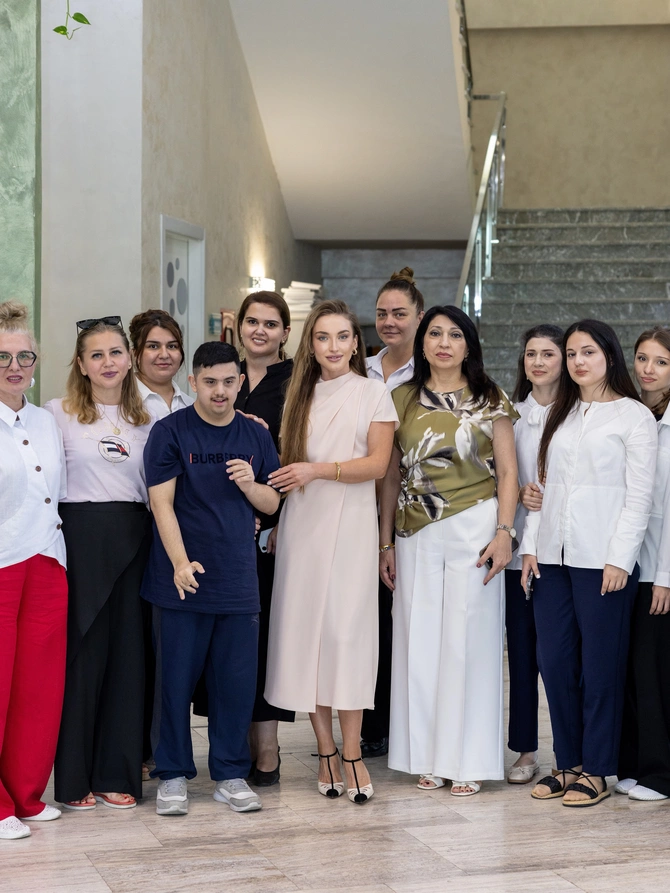 Alyona Əliyeva xüsusi qayğıya ehtiyacı olan uşaqlarla - FOTOLAR