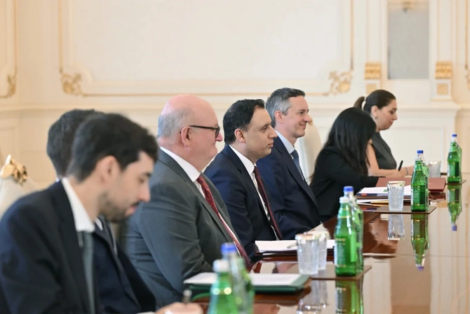 İlham Əliyev Böyük Britaniyanın ticarət üzrə dövlət nazirini qəbul edib - FOTOLAR
