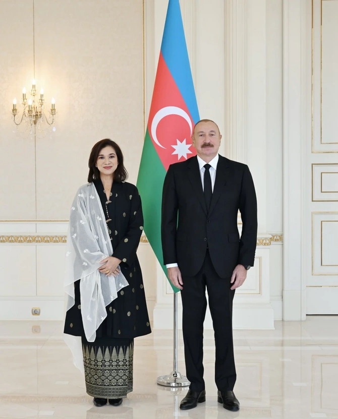 İlham Əliyev Malayziyanın Azərbaycanda yeni təyin olunmuş səfirini qəbul edib - FOTOLAR