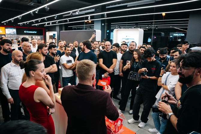 Kontaktda iPhone 18 Pro seriyasına axın: 4-cü il ardıcıl satış rekordu - FOTOLAR Kontaktda iPhone 18 Pro seriyasına axın: 4-cü il ardıcıl satış rekordu - FOTOLAR