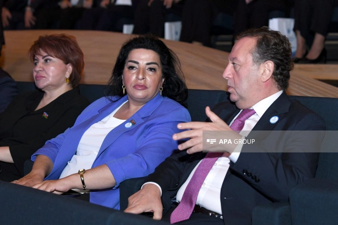 YAP-ın qurultayından maraqlı görüntülər - FOTO