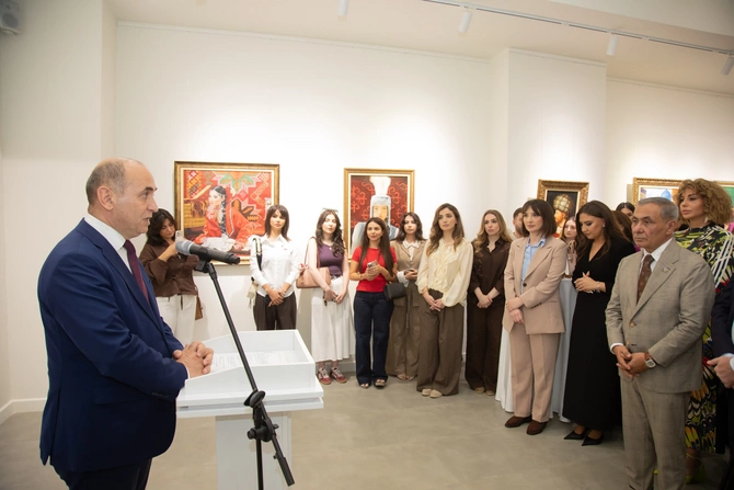 Bakıda Birgə Rənglənən Tarix adlı sərgi açılıb - FOTOLAR