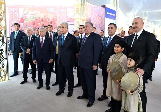 Prezident İlham Əliyev MDB Ölkələrinin Milli Kulinariya Festivalı ilə tanış olub, rəsmi qəbulda iştirak edib - FOTOLAR