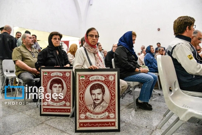 Tehran metrosunda erməni əsgərlərin portretlərindən ibarət sərgi keçirilib — FOTOLAR