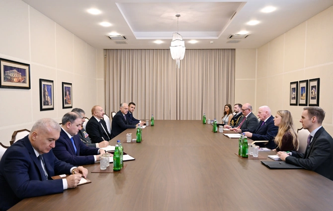 Prezident Birləşmiş Krallığın müdafiə üzrə dövlət nazirini qəbul etdi - FOTOLAR Prezident Birləşmiş Krallığın müdafiə üzrə dövlət nazirini qəbul etdi - FOTOLAR