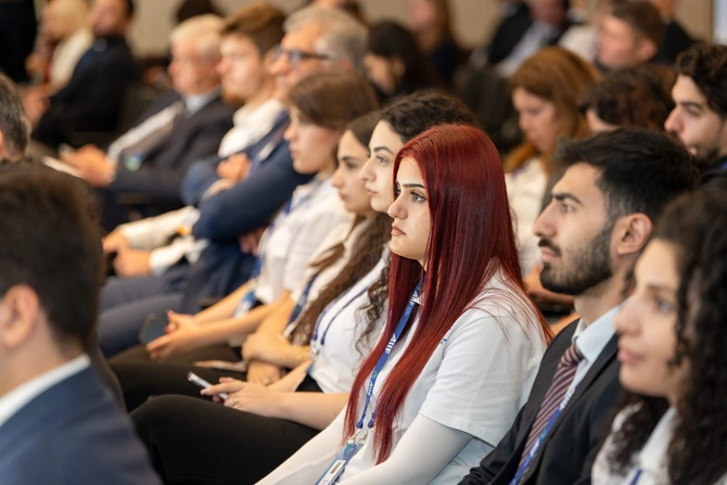 Beynəlxalq İnvestisiya Forumunda Kritik xammal və qlobal iqtisadi təhlükəsizlik mövzusunda panel sessiyası keçirildi - FOTOLAR Beynəlxalq İnvestisiya Forumunda Kritik xammal və qlobal iqtisadi təhlükəsizlik mövzusunda panel sessiyası keçirildi - FOTOLAR