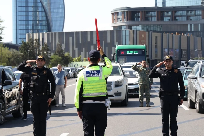 Şəhidlərimizin əziz xatirəsi bir dəqiqəlik sükutla anıldı - FOTOLAR