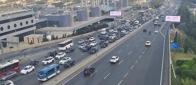 Hazırda Bakıda bu yollar tıxacdır - SİYAHI Hazırda Bakıda bu yollar tıxacdır - SİYAHI