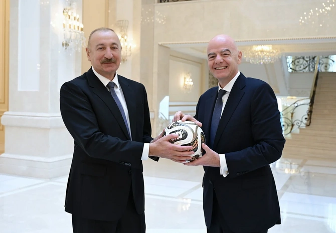 İlham Əliyev FIFA-nın prezidentini qəbul edib - FOTOLAR
