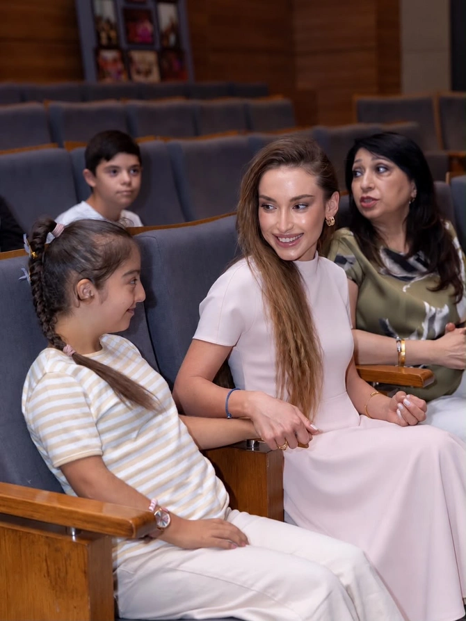 Alyona Əliyeva xüsusi qayğıya ehtiyacı olan uşaqlarla - FOTOLAR