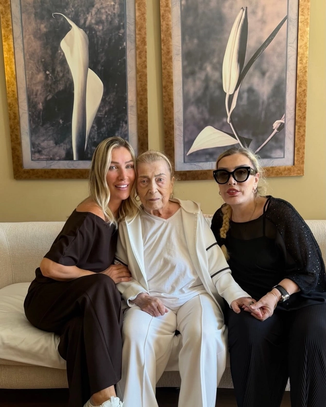 Seda Sayanın anasının son görüntüsü təəccübləndirdi - FOTO Seda Sayanın anasının son görüntüsü təəccübləndirdi - FOTO