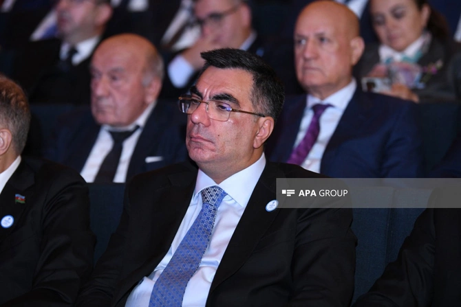 YAP-ın qurultayından maraqlı görüntülər - FOTO