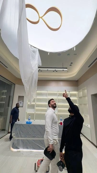 Əli Həsənovun qızı Dubayda brend mallar mağazası açdı - FOTOLAR