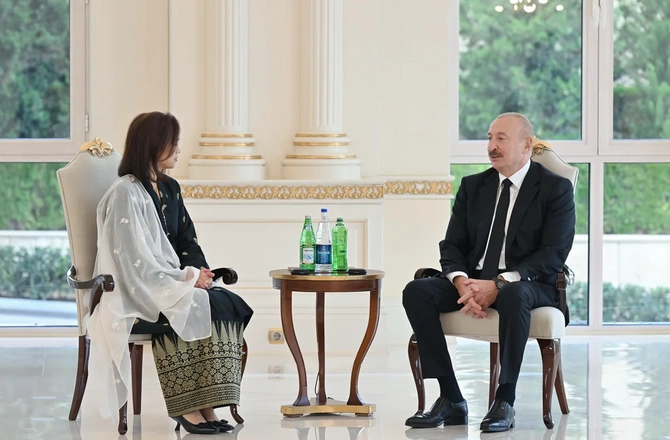 İlham Əliyev Malayziyanın Azərbaycanda yeni təyin olunmuş səfirini qəbul edib - FOTOLAR