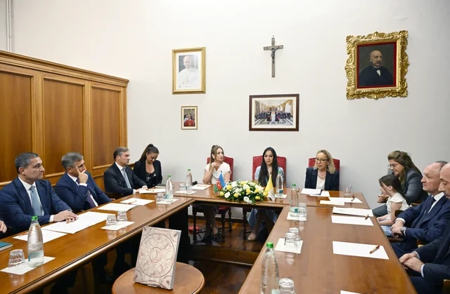 Romada Leyla Əliyeva ilə Müqəddəs Arxeologiya üzrə Pontifik Komissiyasının katibinin görüşü olub - FOTOLAR